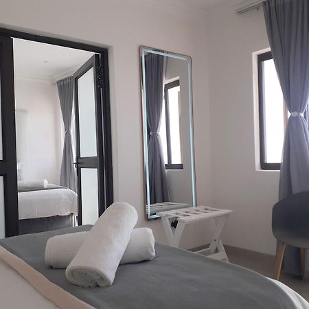 Shark Island Guesthouse Lüderitz Buitenkant foto