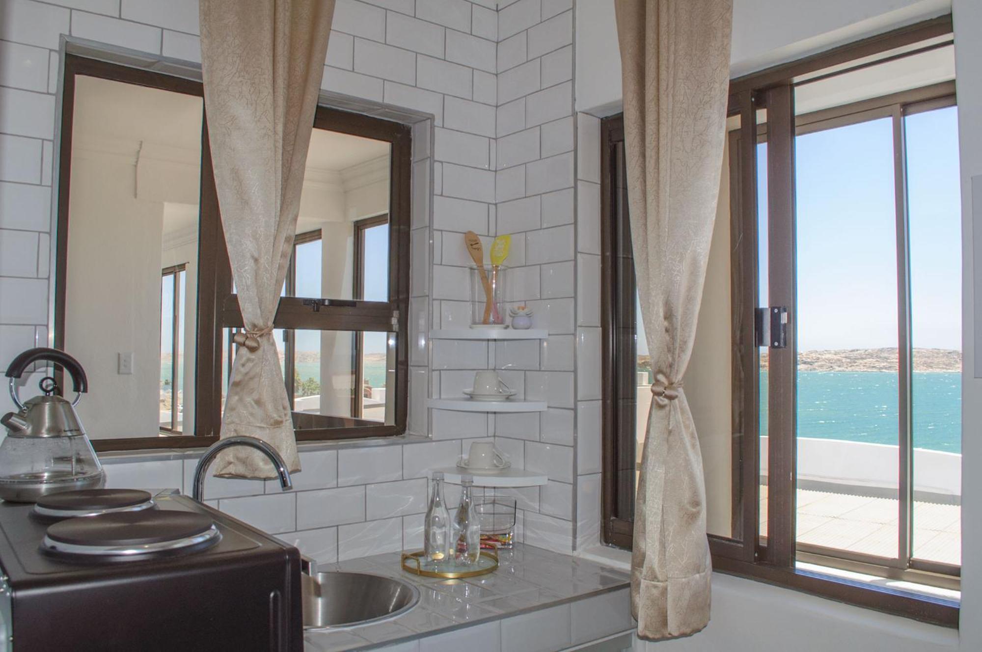 Shark Island Guesthouse Lüderitz Buitenkant foto