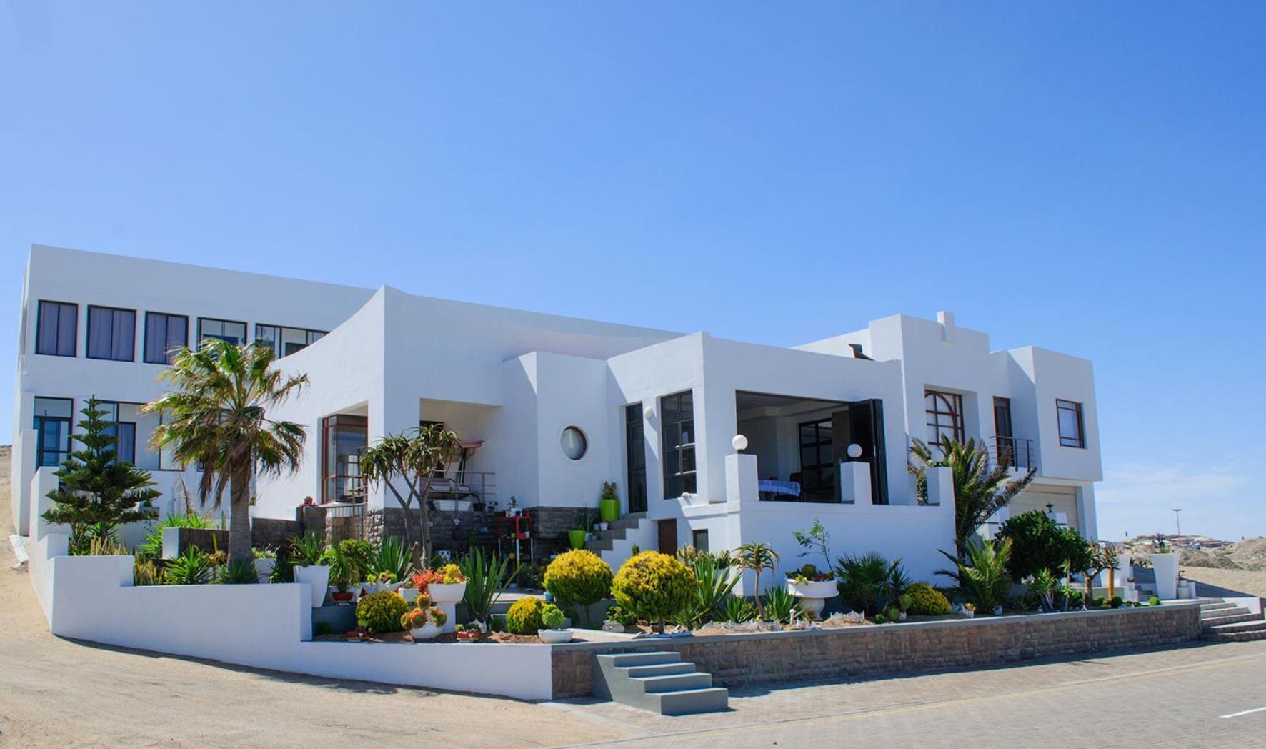 Shark Island Guesthouse Lüderitz Buitenkant foto